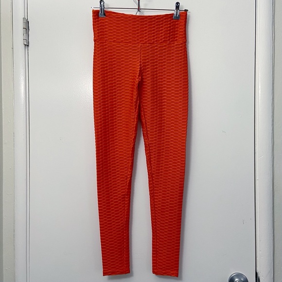 TikTok Butt Leggings Red Orange Small - Picture 2 of 7